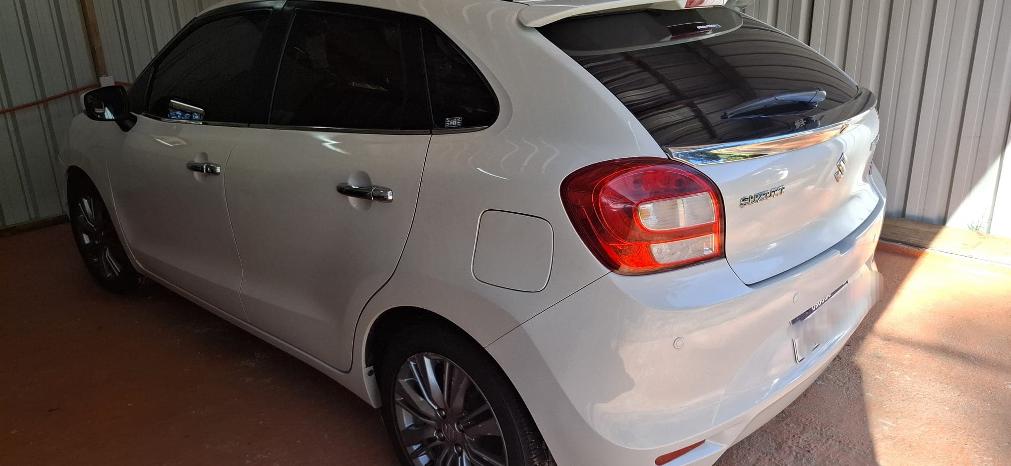 Trabajo de car detailing