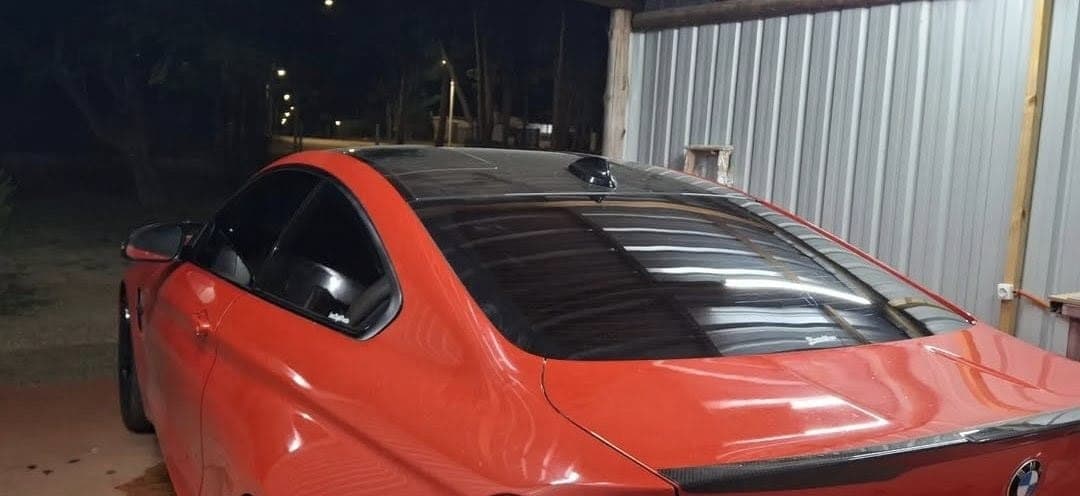 Trabajo de polarizado vehicular